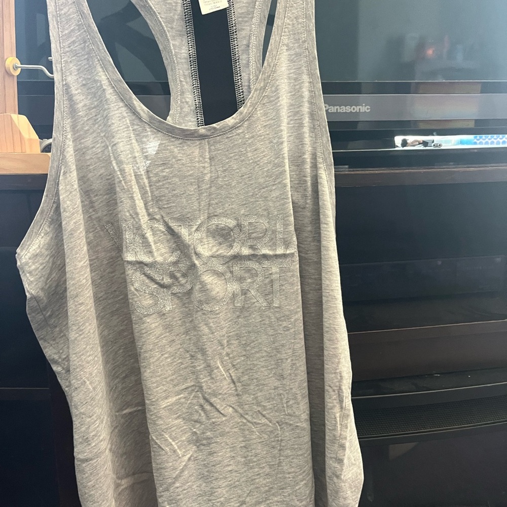 Victoria sport tank